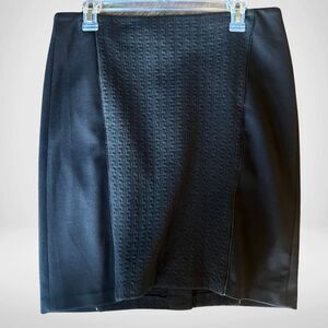 Laundry by Shelli Segal Professional Chic Black Textured Pencil Skirt, Size 10
